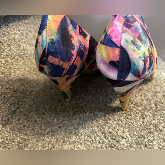 Beautiful multicoloured pumps - Picture 3 of 4